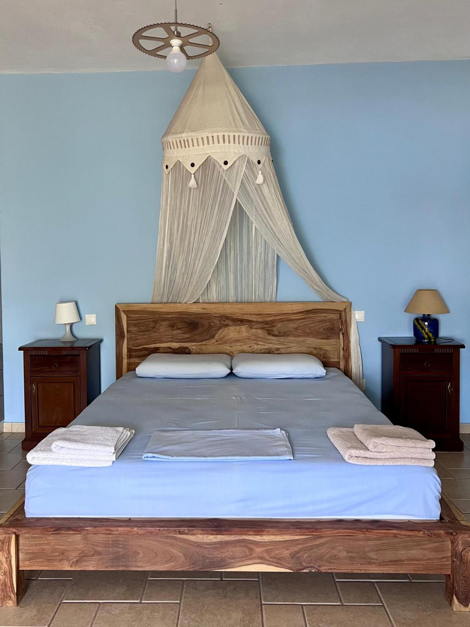 Villas Nies Sourpi Екстериор снимка