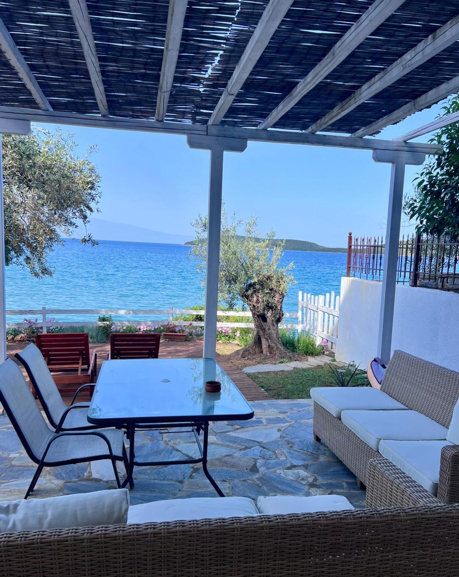 Villas Nies Sourpi Екстериор снимка