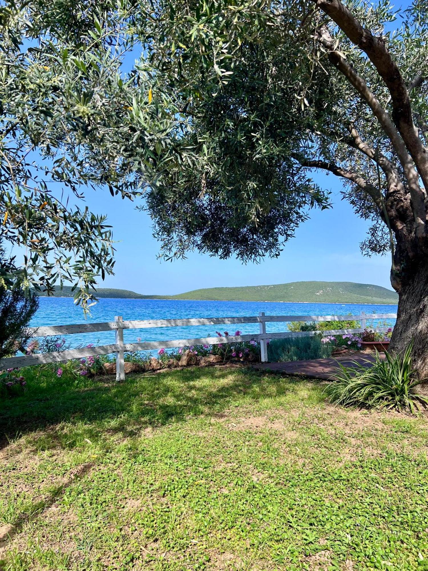 Villas Nies Sourpi Екстериор снимка